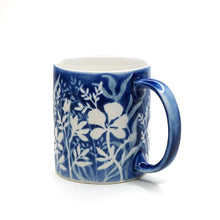 將圖片載入圖庫檢視器 Hand-painted Mug (Low Relief Plant Painting) HPM-P003 for Art Lovers and Blue & White Porcelain Lovers
