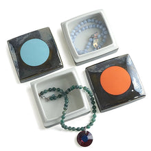 將圖片載入圖庫檢視器 Hand-painted Ceramic Square Box (Turquoise/ Silver) SBS-101 for Art Lovers, Party Lovers and Jewelry Lovers
