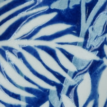 將圖片載入圖庫檢視器 Hand-painted Mug (Low Relief Plant Painting) HPM-P001 for Art Lovers and Blue &amp; White Porcelain Lovers
