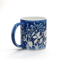 將圖片載入圖庫檢視器 Hand-painted Mug (Low Relief Plant Painting) HPM-P001 for Art Lovers and Blue &amp; White Porcelain Lovers
