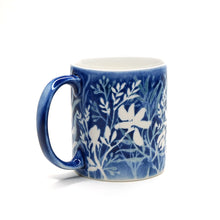 將圖片載入圖庫檢視器 Hand-painted Mug (Low Relief Plant Painting) HPM-P003 for Art Lovers and Blue &amp; White Porcelain Lovers

