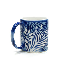 將圖片載入圖庫檢視器 Hand-painted Mug (Low Relief Plant Painting) HPM-P004 for Art Lovers and Blue &amp; White Porcelain Lovers
