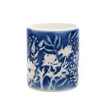 將圖片載入圖庫檢視器 Hand-painted Mug (Low Relief Plant Painting) HPM-P006 for Art Lovers and Blue &amp; White Porcelain Lovers
