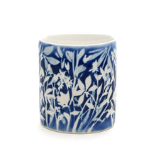 將圖片載入圖庫檢視器 Hand-painted Mug (Low Relief Plant Painting) HPM-P010 for Art Lovers and Blue &amp; White Porcelain Lovers
