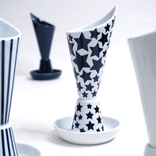 將圖片載入圖庫檢視器 Hand-painted Foodie V (White) Porcelain Party Container FVH-002 for Art Lovers, Party Lovers and Plant Lovers
