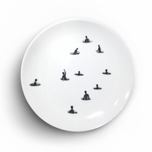 將圖片載入圖庫檢視器 Porcelain 8-inch Plate (Lead-Free) P8P-005 for Art Lovers and Decor Lovers
